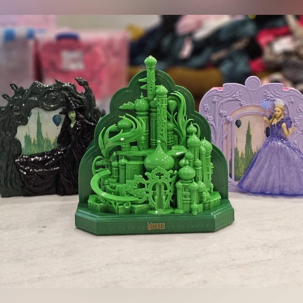 Wicked For Good Glinda Elphaba Emerald City Popcorn Buckets IN HAND only set